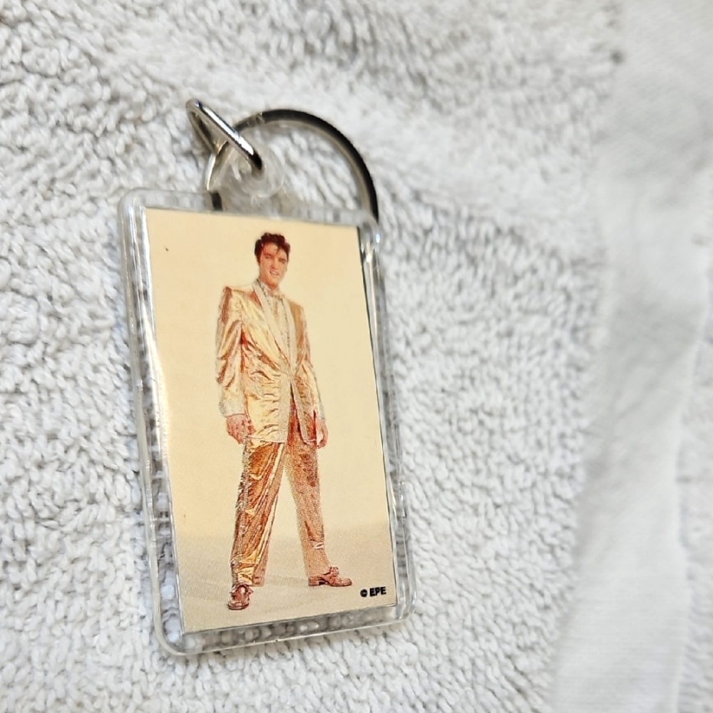 Evis Presley Gold Suit Keychain